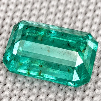 7x5 mm Octagon {0.90ct} Lustrous Natural Brilliant Zambian Green Emerald [SI]