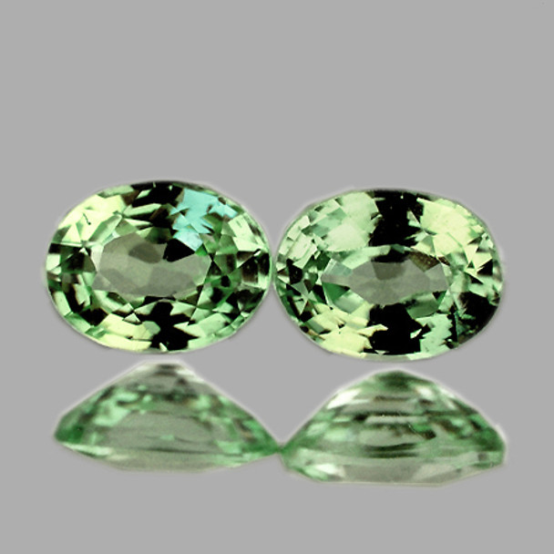 4.5x3.5 mm Oval 2pcs AAA Luster Natural Madagascar Yellowish Green Sapphire [Flawless-VVS]