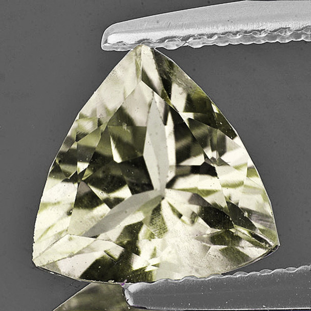 9.50 mm Trillion 2.31ct Brilliant Luster Natural Soft Yellow Beryl 'Heliodor' [Flawless-VVS]