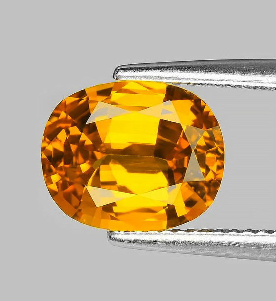 10x8 mm Oval 3.97cts Outstanding Fire Natural Top Orangy Yellow Sapphire [Flawless-VVS]-Free Certificate
