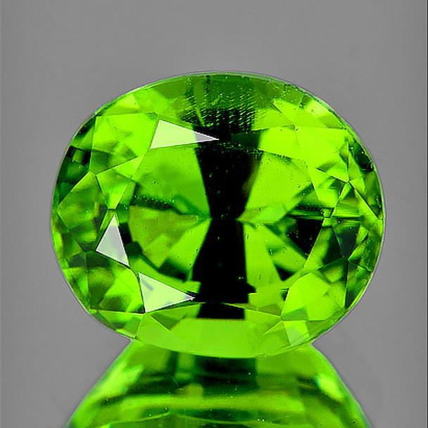 9x8 mm Oval 2.66cts AAA Fire Luster Natural Top Pakistan Green Peridot [Flawless-VVS]-AAA Grade