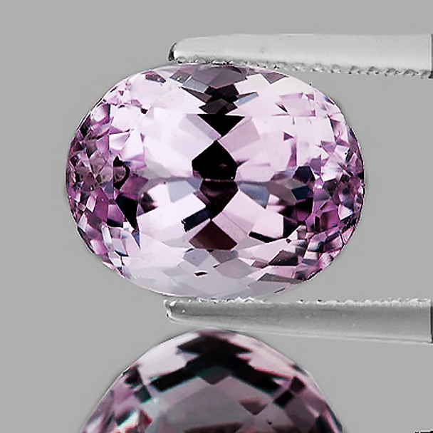 8x6 mm Oval {2.60ct} Sparkling Luster Natural Very Soft Pink Kunzite [Flawless-VVS]