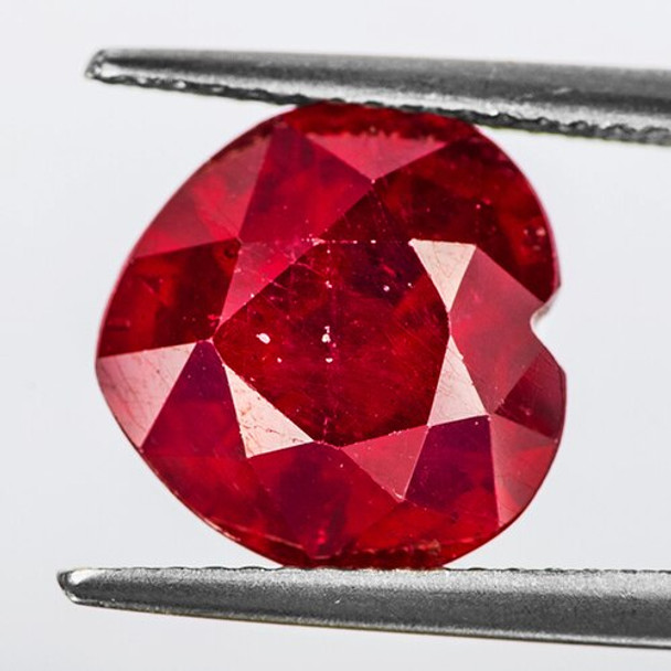 11.00 mm Heart 6.68ct Natural Red Mozambique Ruby [VVS-VS]