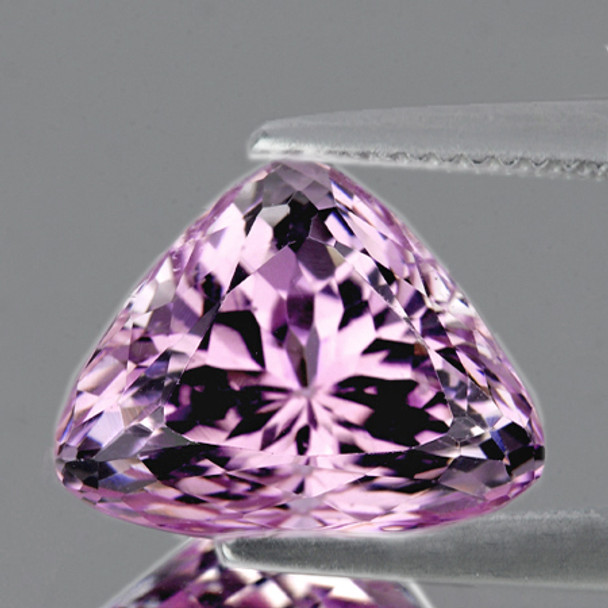 10x8 mm Trillion 2.37cts AAA Brilliant Luster Natural Soft Pink Kunzite [Flawless-VVS]