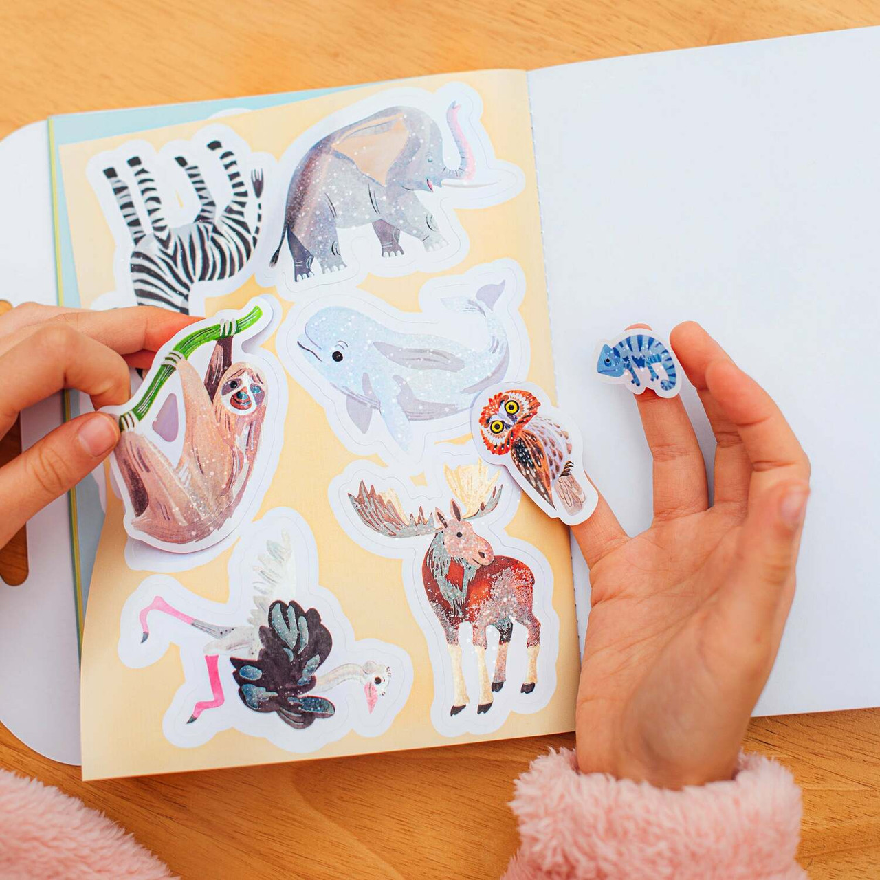 Wonderful Animals Shiny Stickers Book 5