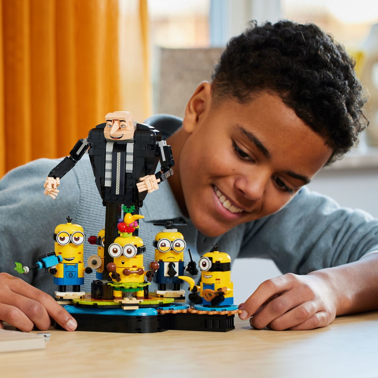 LEGO® Despicable Me: Brick-Built Gru and Minions 4