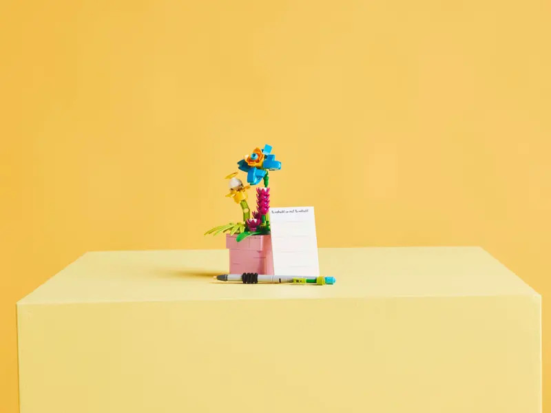 Typewriter With Flowers
