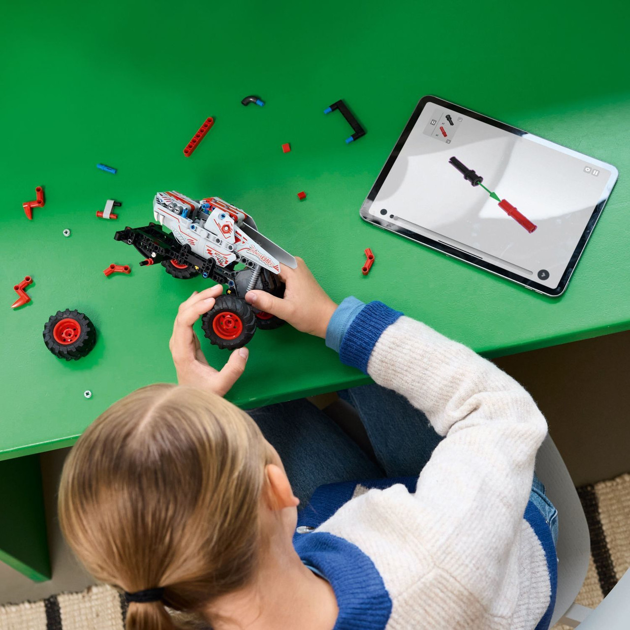 LEGO Technic: Monster Jam™ ThunderROARus™ Pull-Back 3