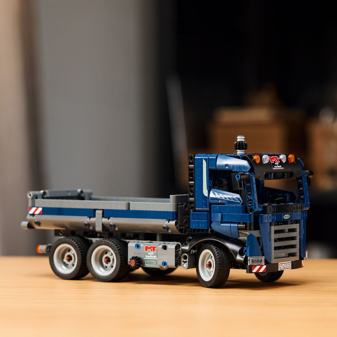 LEGO Technic: Tipping Dump Truck 5