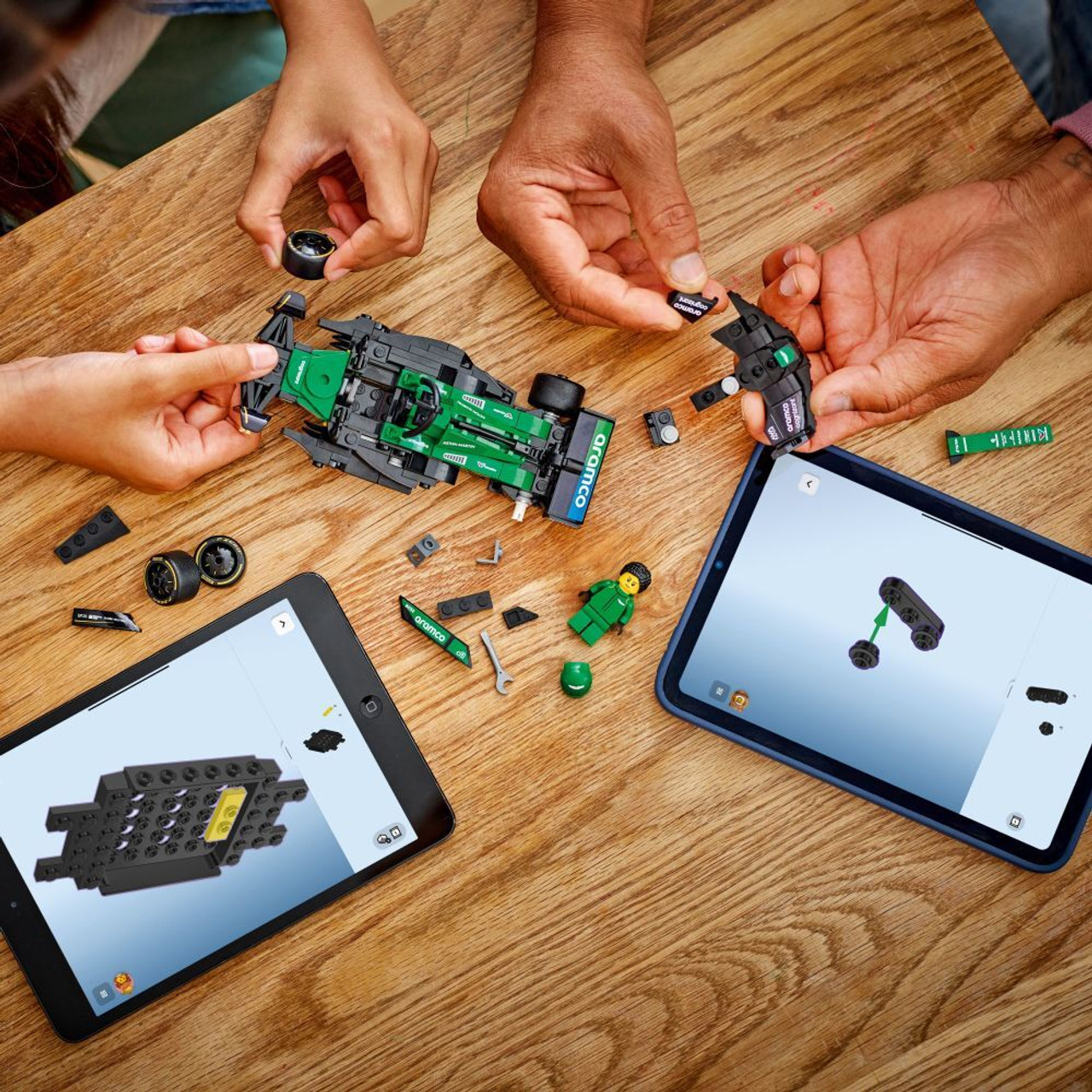 LEGO Speed Champions: Aston Martin Aramco F1® AMR24 Race Car 4 LEGO Speed Champions: Aston Martin Aramco F1® AMR24 Race Car 4