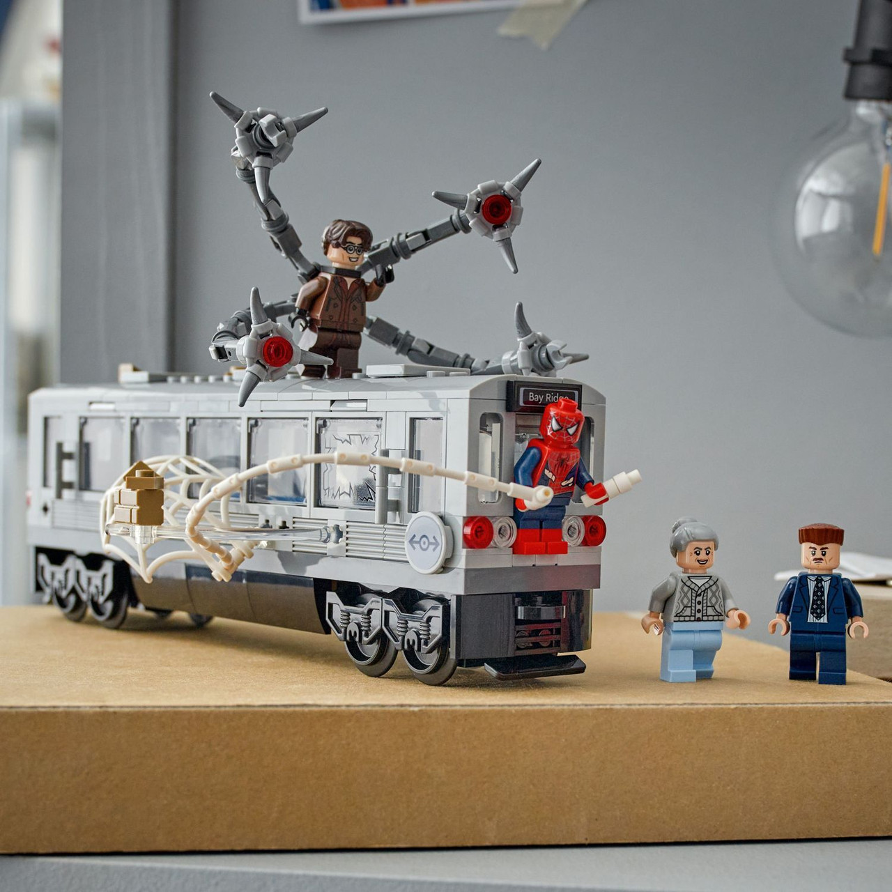 LEGO Super Heroes Marvel: Spider-Man vs. Doc Ock Subway Train Scene 5