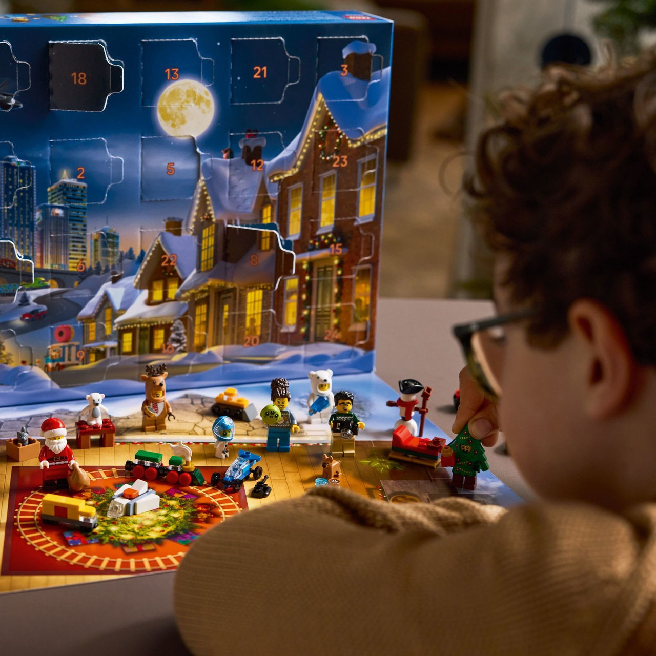 LEGO City Occasions: Advent Calendar 2025 5