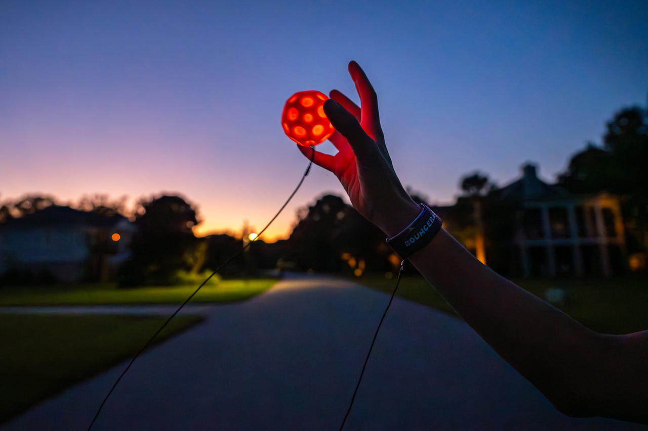 LED BounceBack Moon Ball (assorted colors) 4