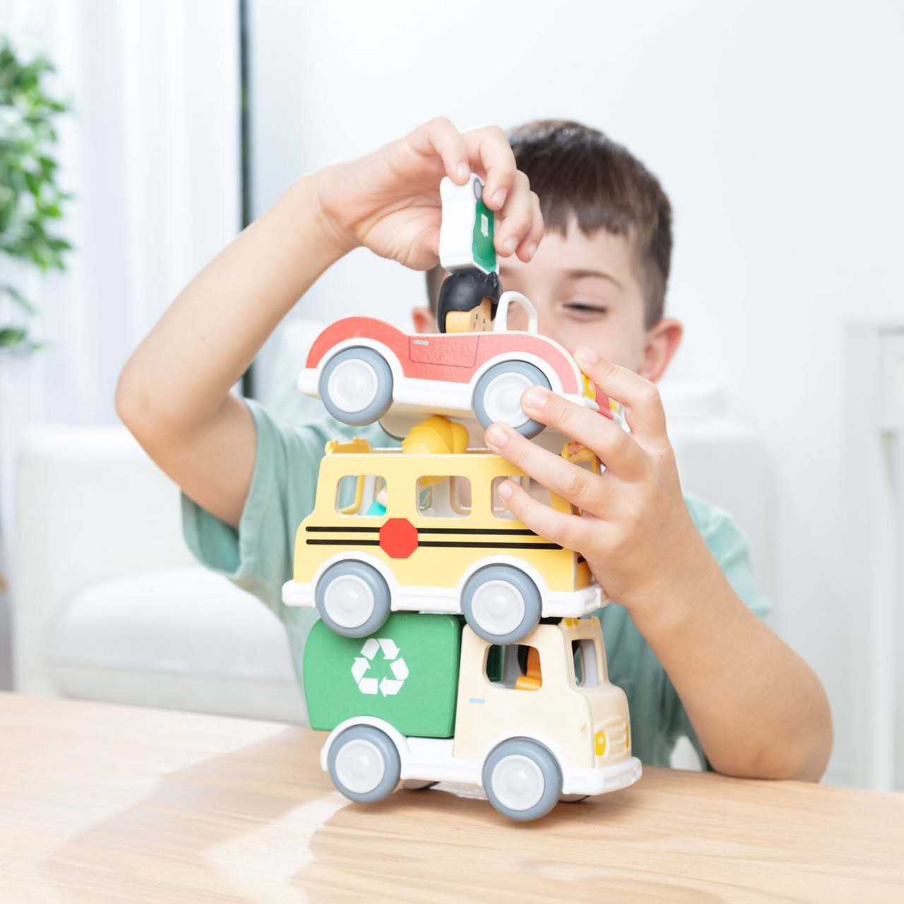 Cheery Lane - Vehicles & Play Figures 2