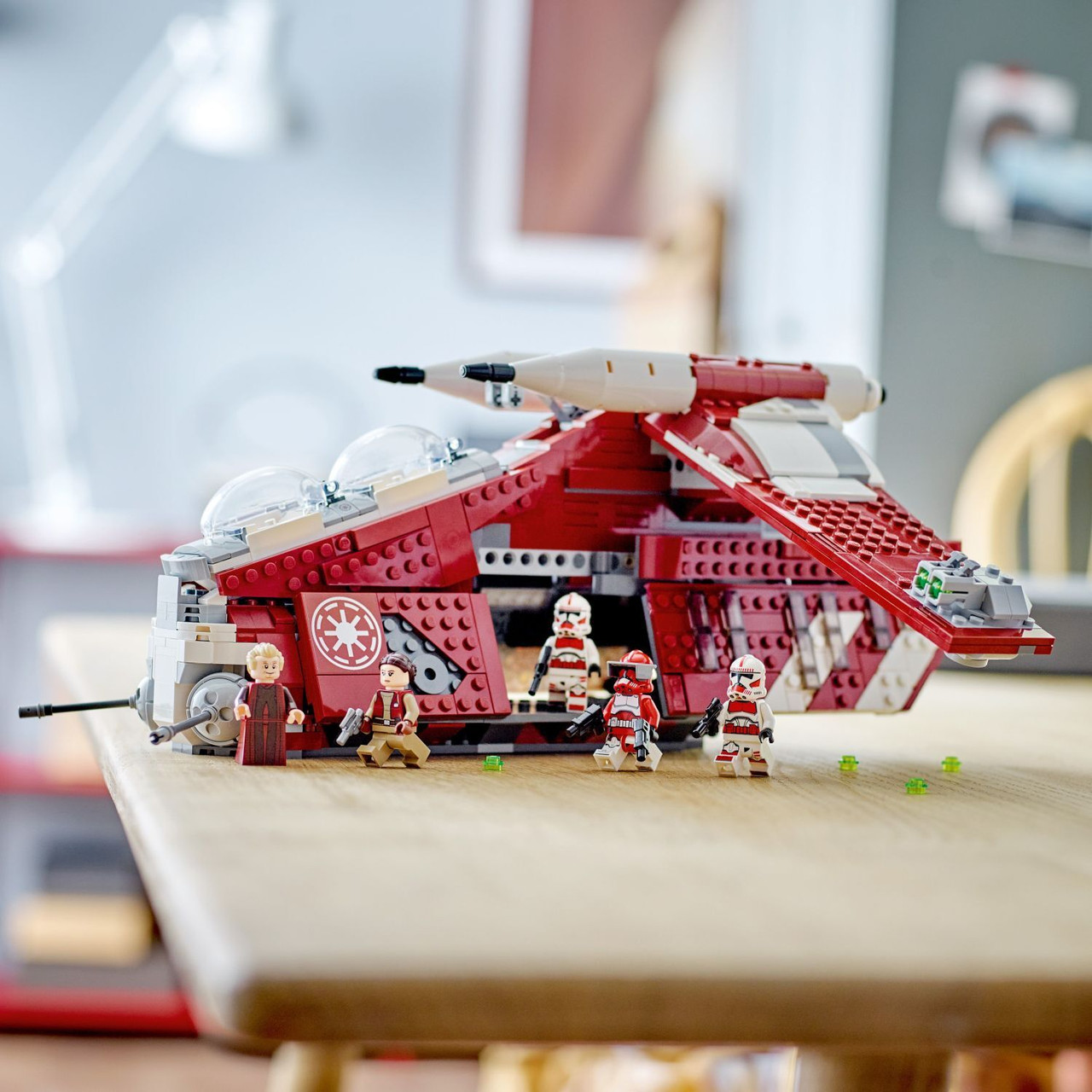 Coruscant Guard Gunship - PlayMatters Toys