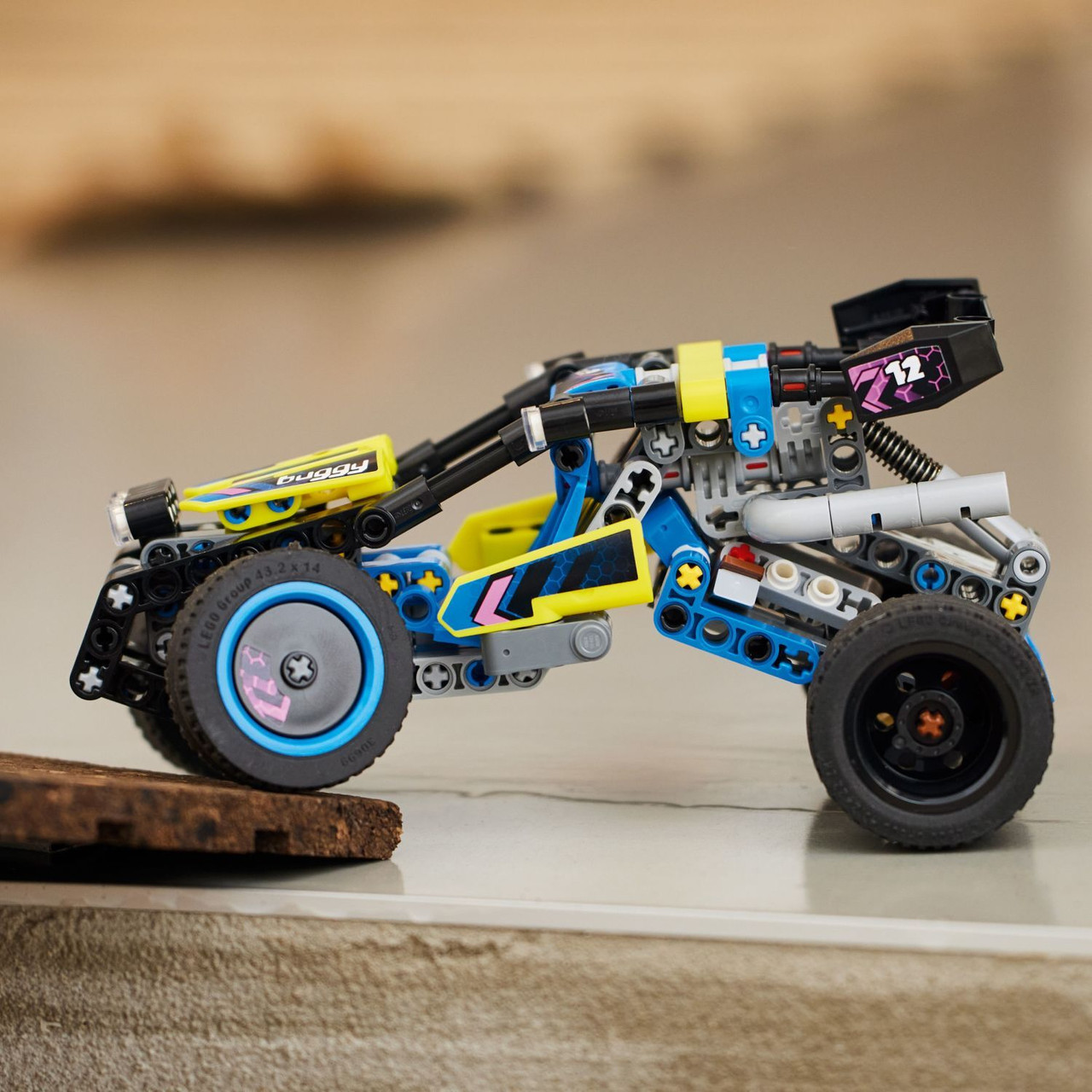 LEGO® Technic: Off-Road Race Buggy 5