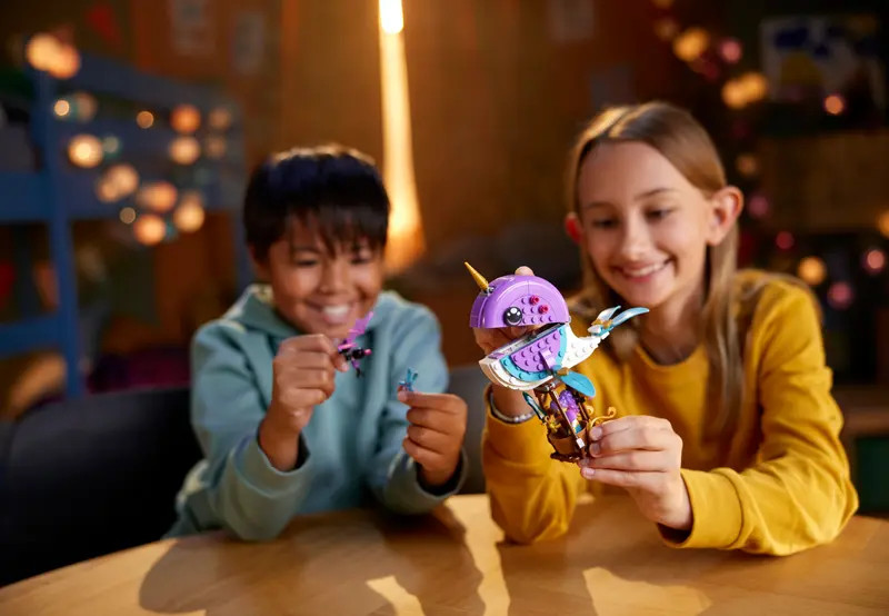 Izzie's Narwhal Hot-Air Balloon - PlayMatters Toys Izzie's Narwhal Hot-Air Balloon - PlayMatters Toys