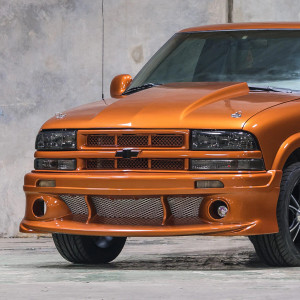 Chevrolet S-10 1994-2004 / Chevrolet Blazer 1995-2004 1 Piece Polyurethane Front Bumper - image 1
