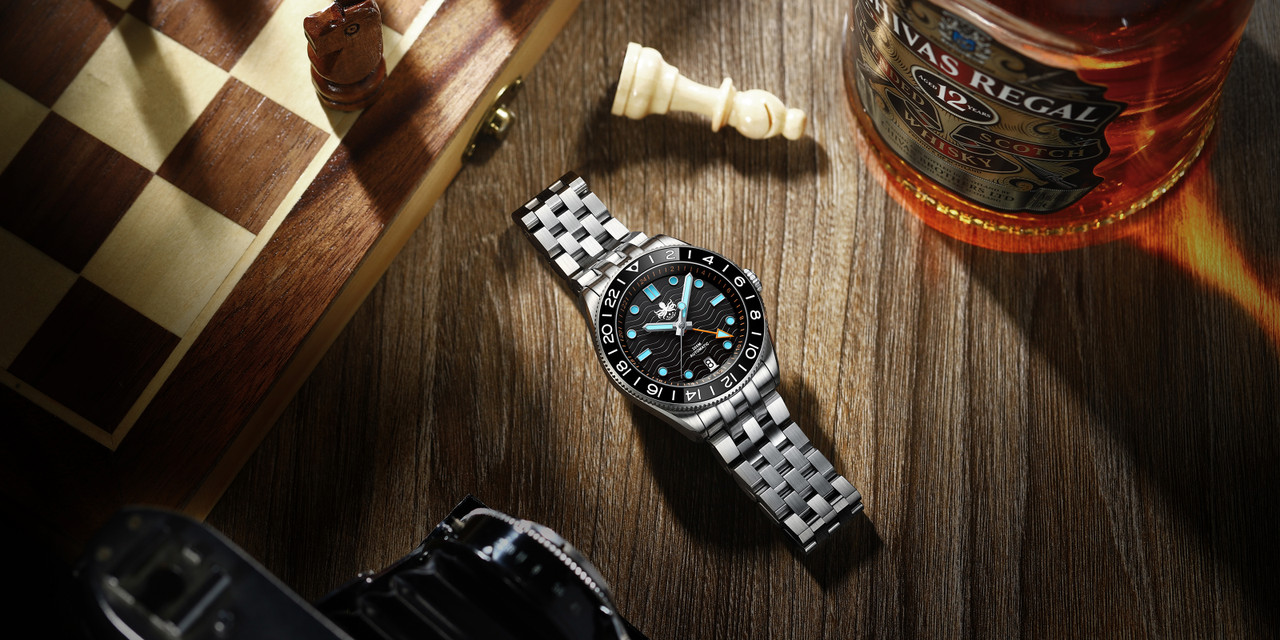 PHOIBOS WAVE MASTER GMT 自動巻き時計 ホワイト文字盤 PHOIBOS WAVE MASTER GMT 200M Automatic Diver Watch PY049E Silver