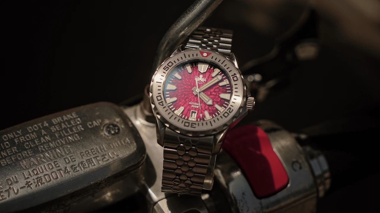 PHOIBOS KRAKEN 200M Automatic Diver Watch PY059E Lava Red