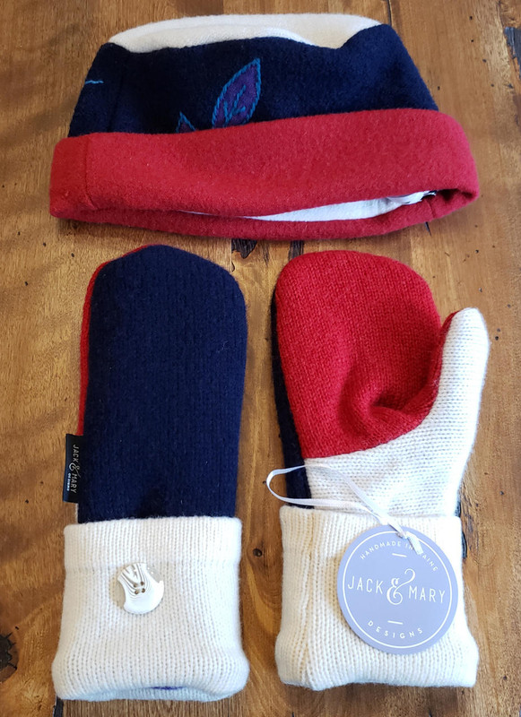 Women's Wool Mittens and Hat Set RWB1