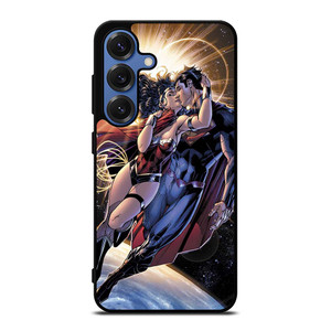 SUPERMAN KISSING WONDER WOMAN Samsung Galaxy S25 Case Cover