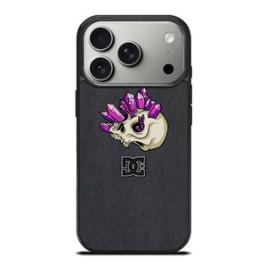 DC SHOES LOGO EMERALD SKULL iPhone 17 Pro Case Cover