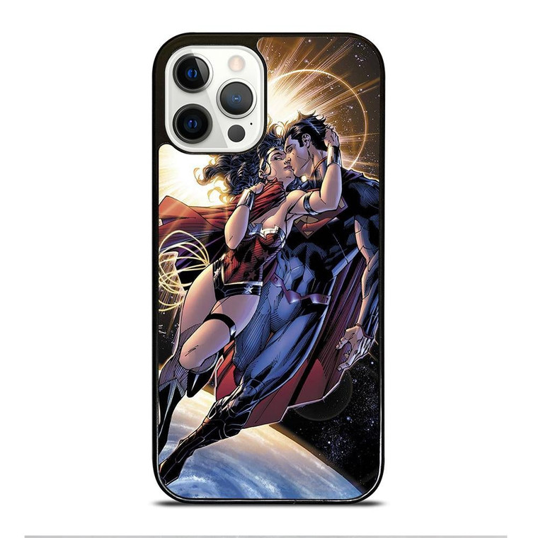 SUPERMAN KISSING WONDER WOMAN iPhone 12 Pro Case Cover