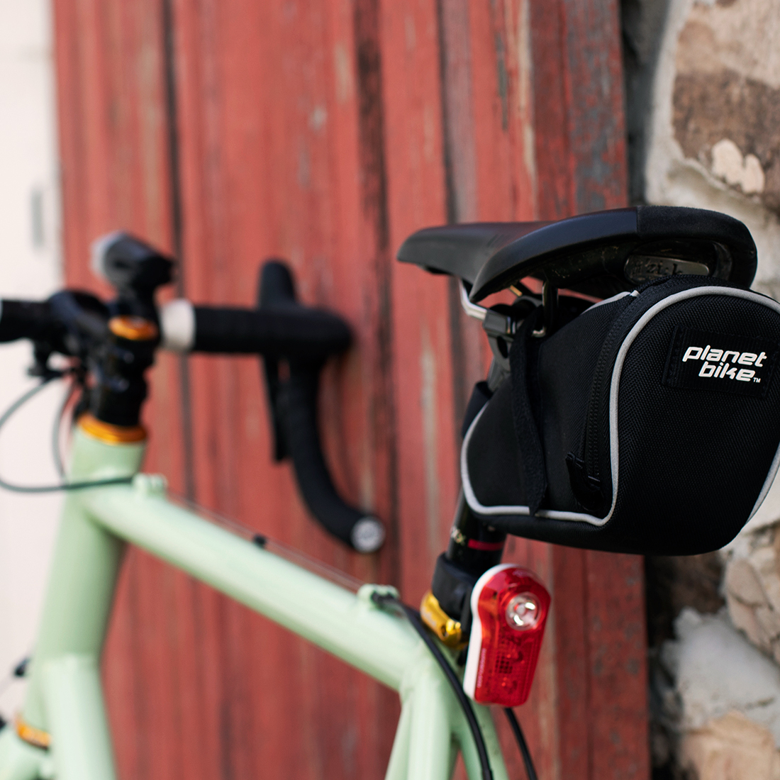 Buddy Bike Bag + Lunar Levers Tire Kit + CO2 | Planet Bike