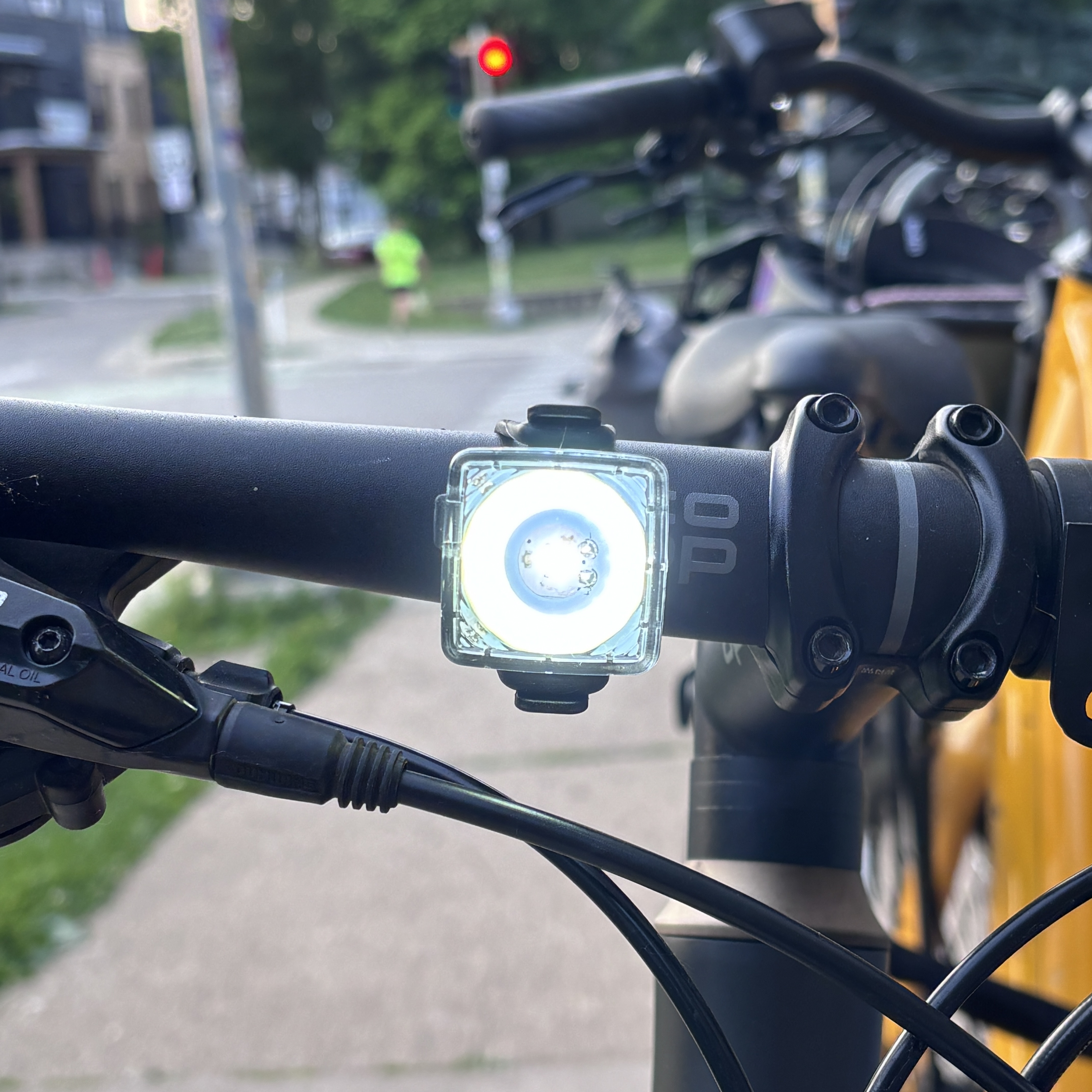 Blinky Squared Ultra Headlight USB-C | Planet Bike