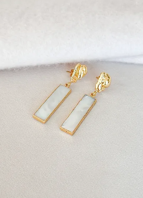 Elle Mother of Pearl Bar Earrings