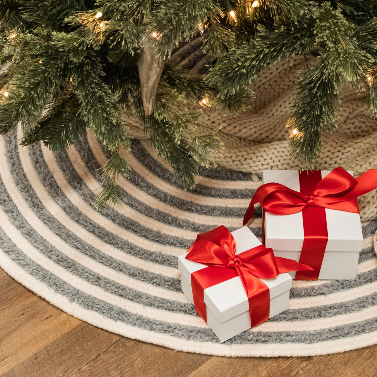 Cozy Wool Shag Holiday Tree Skirt | Colonial Mills
