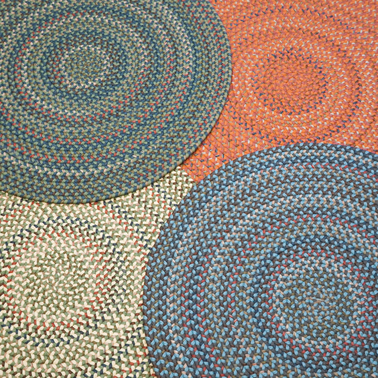 Colgate Multi Round Rugs | Colonial Mills