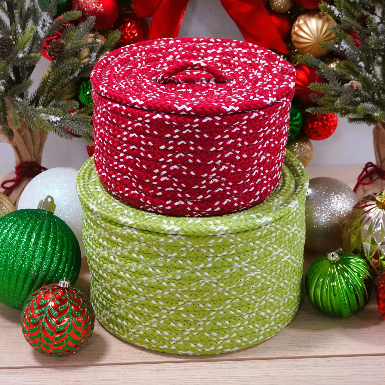 Sneaky Santa Lidded Crock Baskets | Colonial Mills
