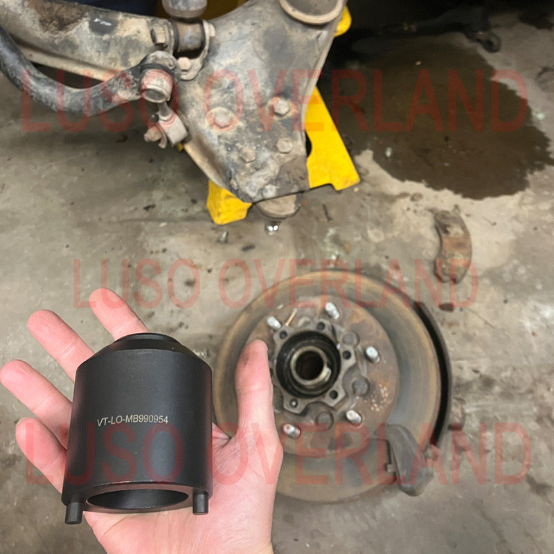 Mitsubishi Wheel Hub Lock Nut Socket