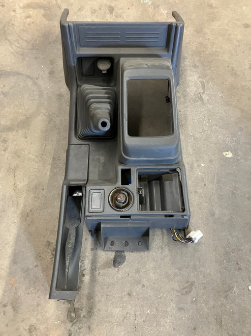 USED - MONTERO Gen 2 -  Center Console