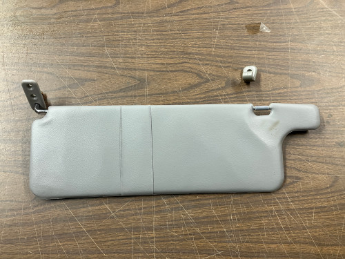 USED - MONTERO Gen 2, 2.5 - Sun Visor, Left
