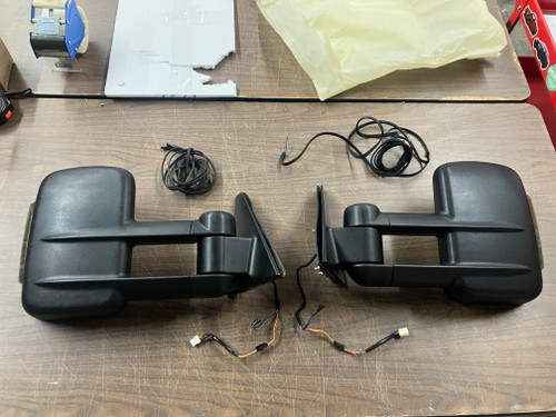 USED - MONTERO Gen3 Prototype Extendable Towing Mirrors, 1 Pair