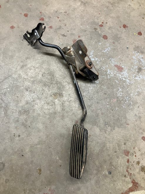USED - MONTERO Gen 2, 2.5 - Brake Pedal