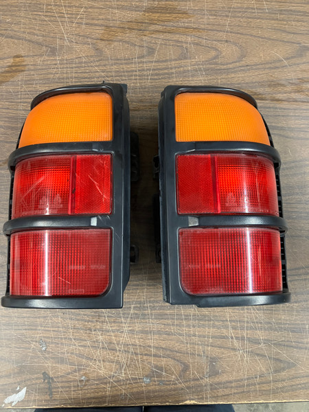 USED - MONTERO Gen2 -  Tail Light