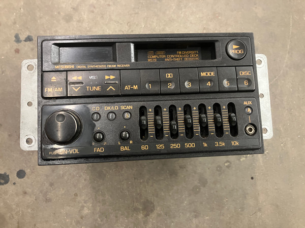 USED - MONTERO Gen 2, 2.5 -  Radio