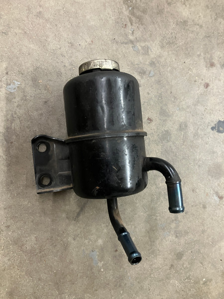 USED - MONTERO Gen 2, 2.5 -  Power Steering Fluid Reservoir