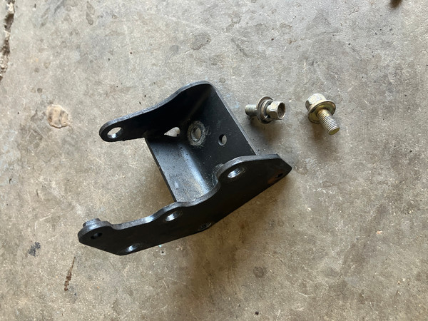 USED - MONTERO Gen 2 -  Power Steering Pump Bracket