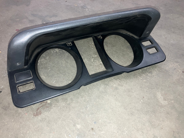 USED - MONTERO Gen 2, 2.5 - Instrument Cluster Bezel
