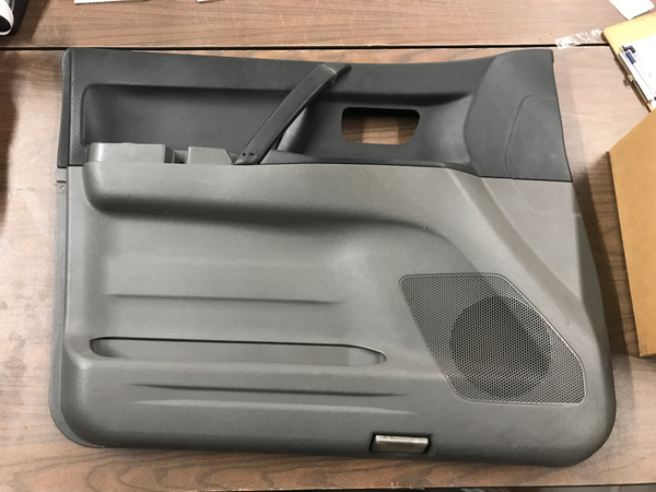 USED - MONTERO Gen3 - Interior Door Panel, Front / Left