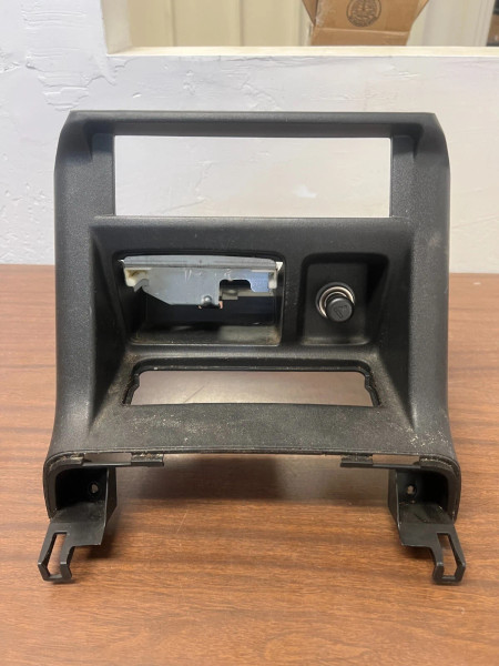 USED - MONTERO Gen3 - Center Console