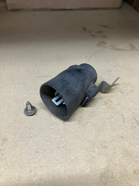 USED - MONTERO Gen 2, - Horn Relay