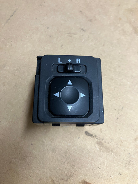 USED - MONTERO Gen 3 NM - Power Mirror Switch