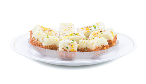 Kalakand Sweet / Milk Cake / Indian Milk Barfi. Buy fresh White Kalakand online. Traditional Indian milk sweet crafted for weddings, celebrations, and special occasions.