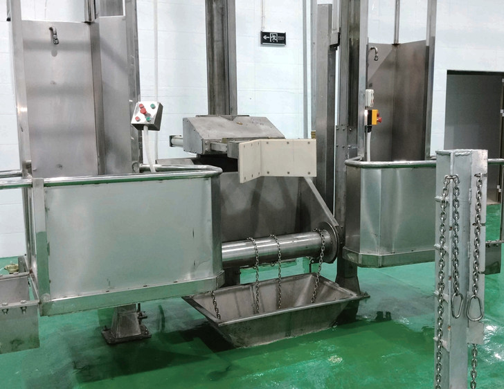 MEFE HIDE PULLER - capacity from 30/hour to 50/hour (60 Max)